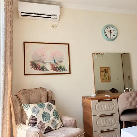 1br, 3 Min To Skanderbeg Square Apartment *