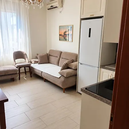 1br, 3 Min To Skanderbeg Square Apartment *