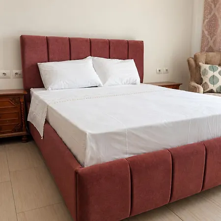 1br, 3 Min To Skanderbeg Square Apartment